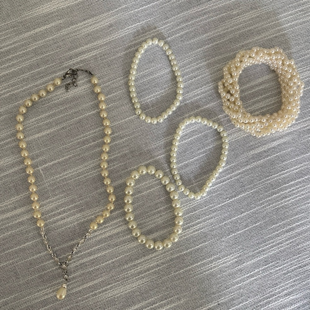 Assorted Pearl Fashion Jewelry- Lot of 4